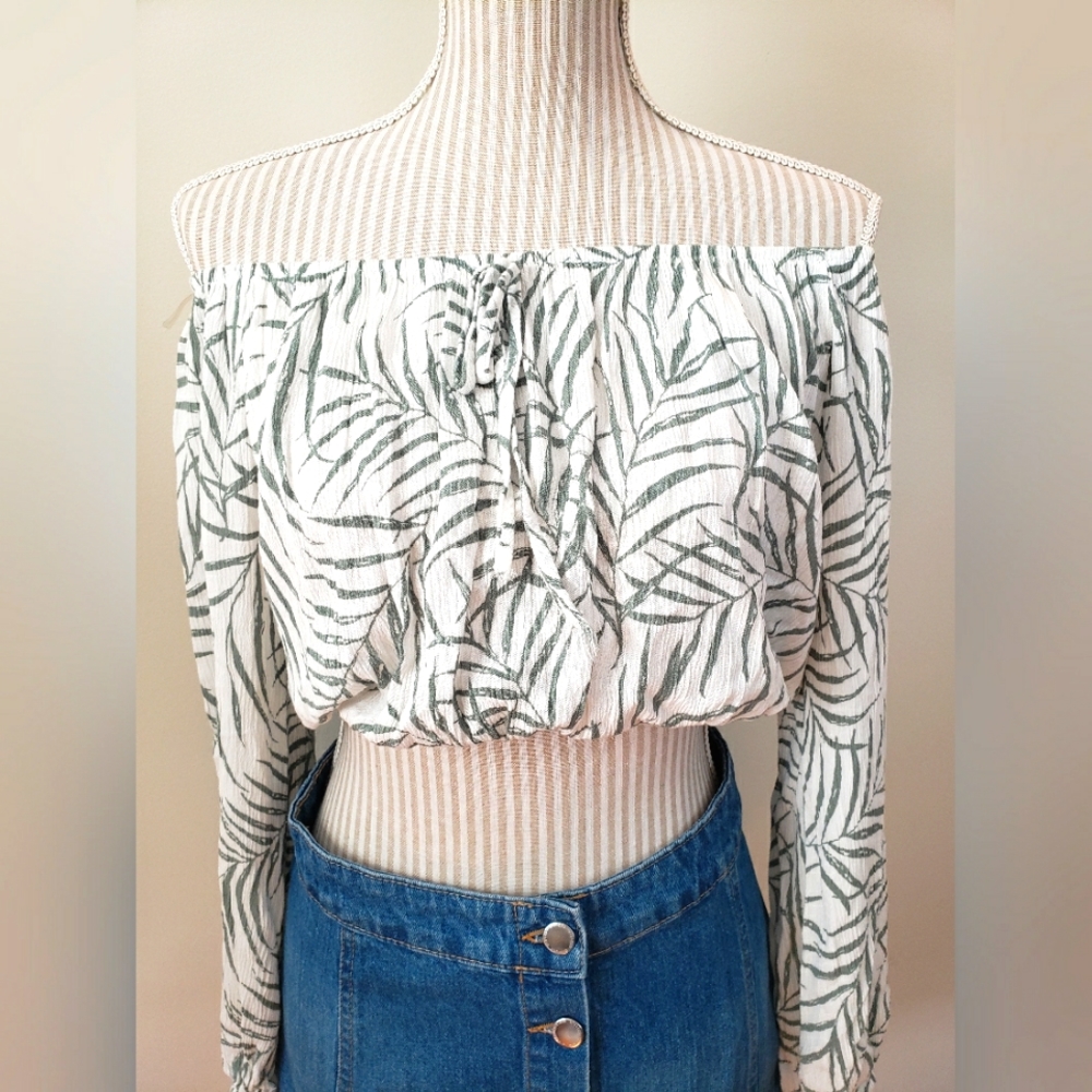 Linen floral long sleeve crop top